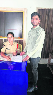 బీజేపీ నాయకుడి క్వారీపై గూండాల దాడి1