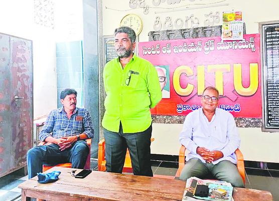 ప్రతి నెలా వేతనాలు చెల్లించాలి
1