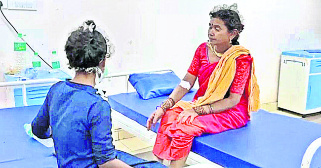 కలుషిత ఆహారం తిని భక్తులకు తీవ్ర అస్వస్థత
1