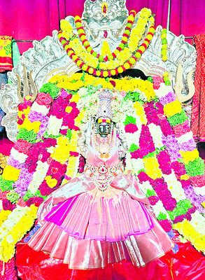కిటకిటలాడిన బోయకొండ
2