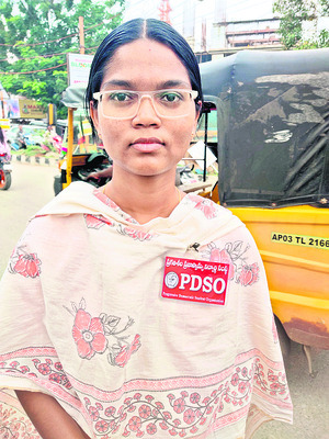 ముక్కంటీశుని ఆలయం కిటకిట7