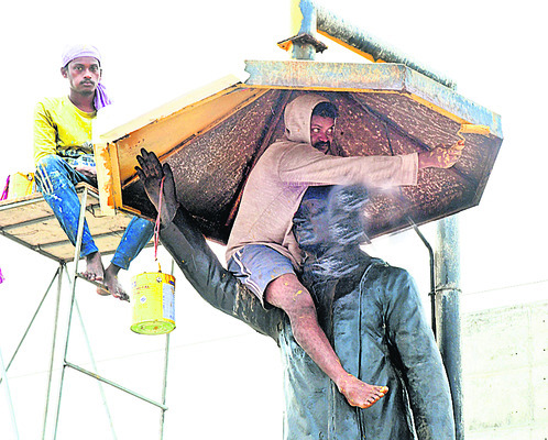 ఇదేనా మనమిచ్చే గౌరవం? 1