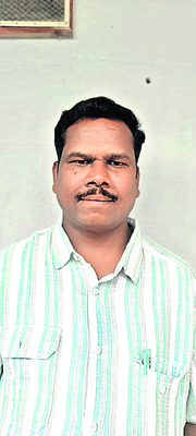 మా టీచర్ భవనం నిర్మించారు
3