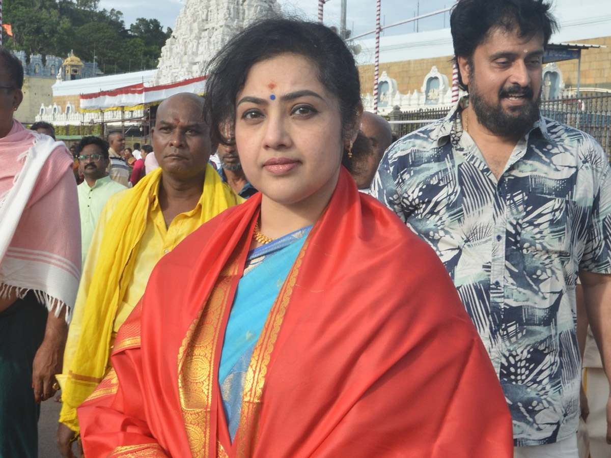 Actresses Roja,Meena And Indraja Visit Tirumala Temple Photos8