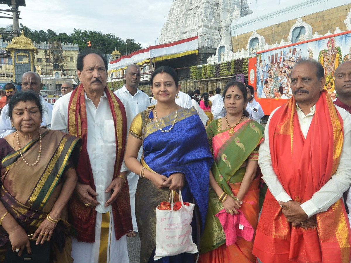 Actresses Roja,Meena And Indraja Visit Tirumala Temple Photos13