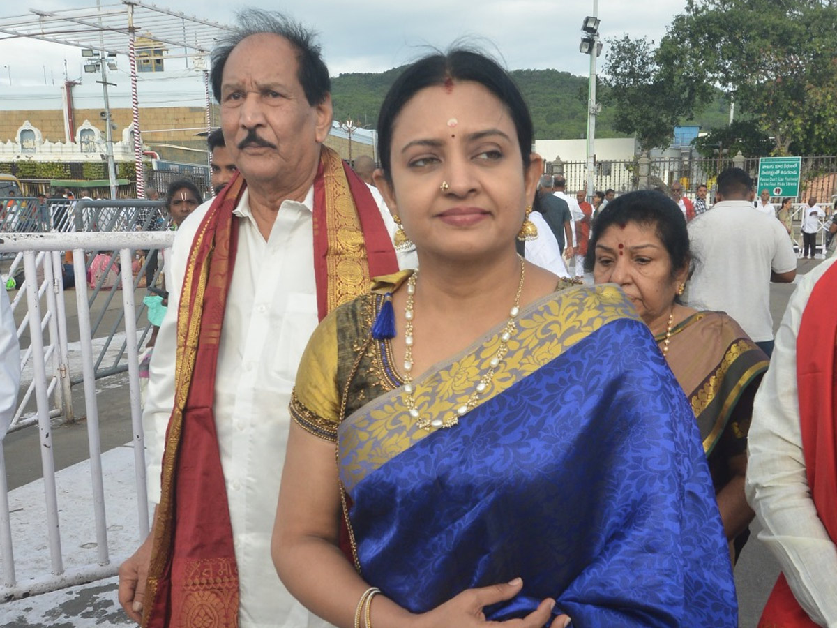 Actresses Roja,Meena And Indraja Visit Tirumala Temple Photos12