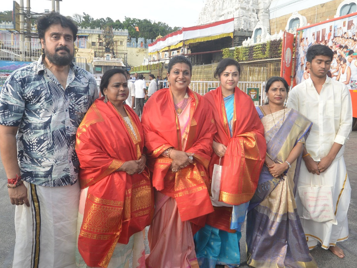 Actresses Roja,Meena And Indraja Visit Tirumala Temple Photos3