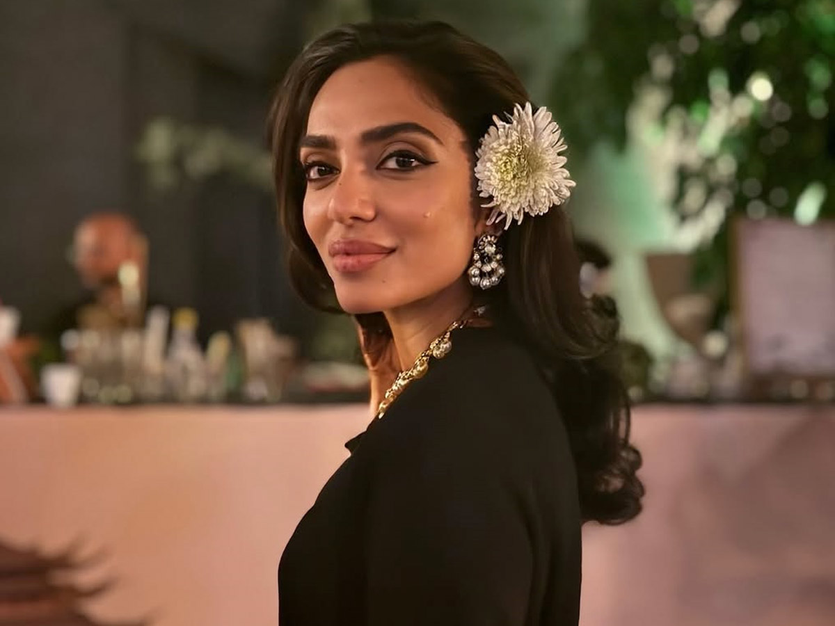 Sobhita Dhulipala shares A heartwarming moment with father-in-law Nagarjuna Akkineni at Akhil wedding Photos6