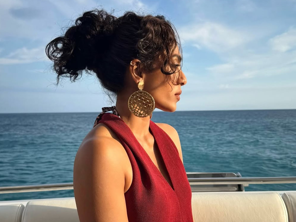 Sobhita Dhulipala shares A heartwarming moment with father-in-law Nagarjuna Akkineni at Akhil wedding Photos10