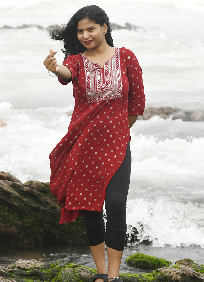 The noise of the waves on the Visakhapatnam coast9