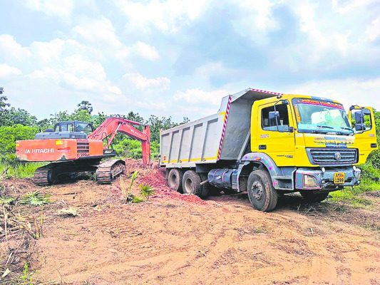 మెట్టలో మట్టి మాఫియా1