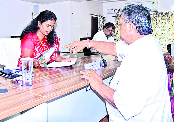 కలెక్టరమ్మా.. మా మొర వినండి3