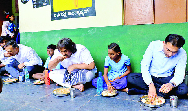 నాణ్యమైన విద్యా బోధనకు పెద్ద పీట 1