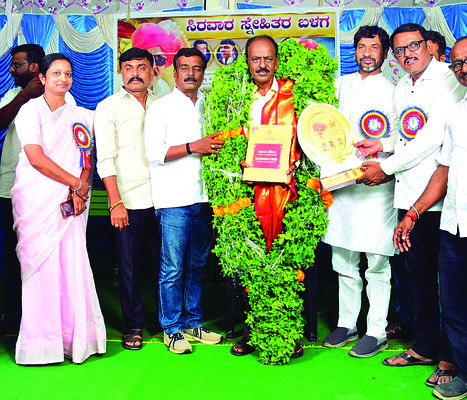 సమాజ సేవకునికి సత్కారం 2