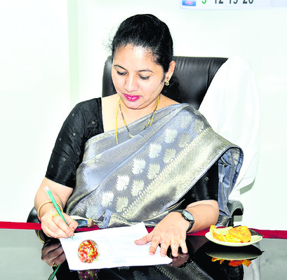 ప్రయాణికుల భద్రతకు ప్రాధాన్యం 2