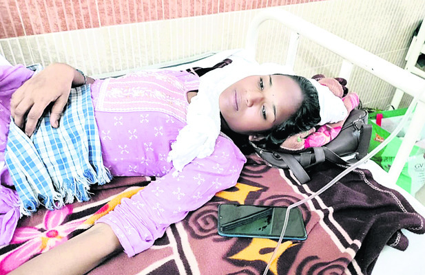 ఏజెన్సీలో విజృంభిస్తున్న జ్వరాలు 2