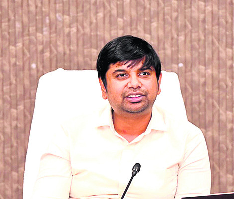 ● రెవెన్యూ, స్థానిక సంస్థల అదనపు కలెక్టర్‌గా, డీఆర్వోగా1