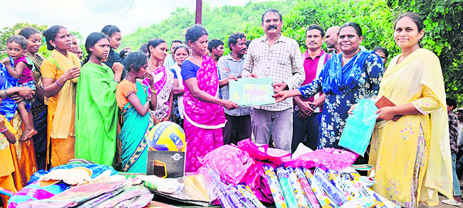 ఆదివాసీ గ్రామంలో పోలీసు సేవలు 1