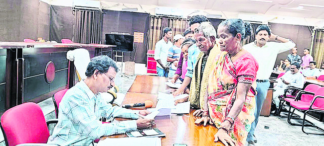 పీజీఆర్ఎస్కు 118 వినతులు1