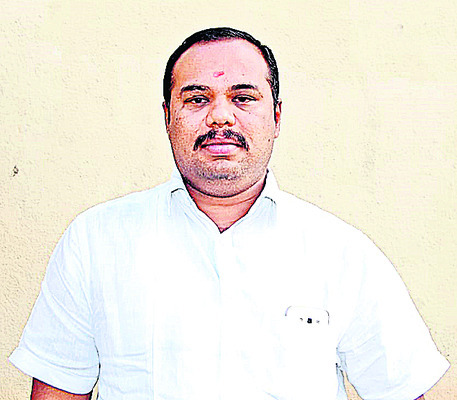 ఔట్సోర్సింగ్ ఉద్యోగుల నిరసన
2