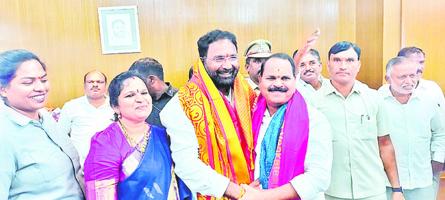 మంత్రి వాకిటి శ్రీహరికి శుభాకాంక్షలు
1
