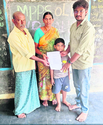 ఆదర్శం.. ఈ ఉపాధ్యాయులు1