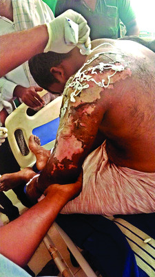 రచ్చ చేస్తాం.. రెచ్చిపోతాం 1