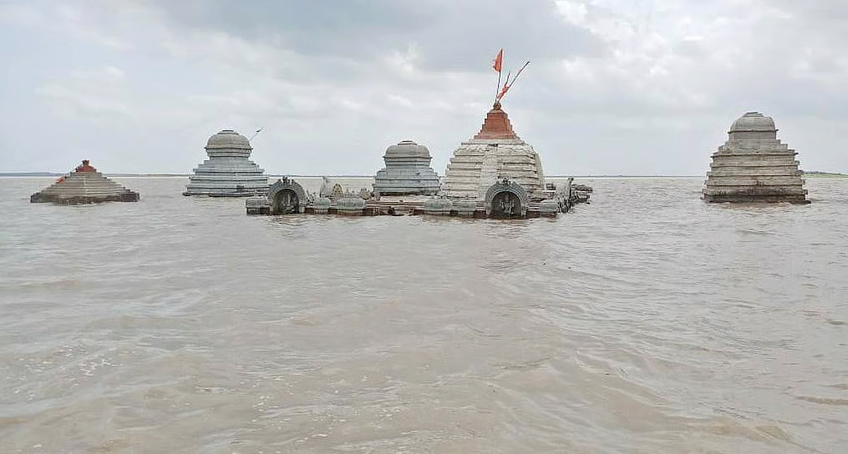 Sangameswara temple is a Hindu temple in the Nandyal district20