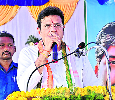 ఇల్లు లేని కుటుంబం ఉండొద్దు1