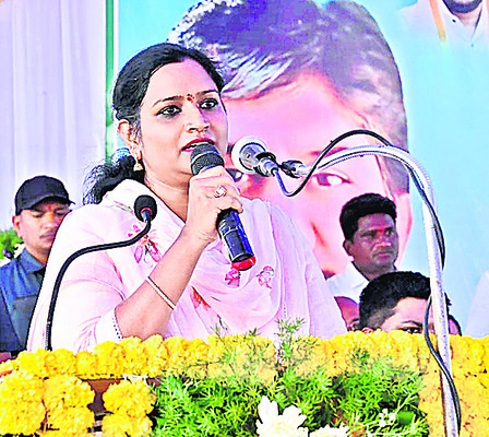 ఇల్లు లేని కుటుంబం ఉండొద్దు3