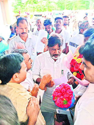 భట్టికి కేటీపీపీ ఇంజనీర్ల వినతి
1
