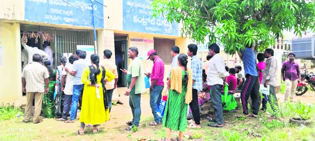 కొందరికే తల్లికి వందనం 1