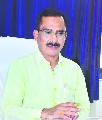 ఆటలు ఆడించేవారేరీ?2