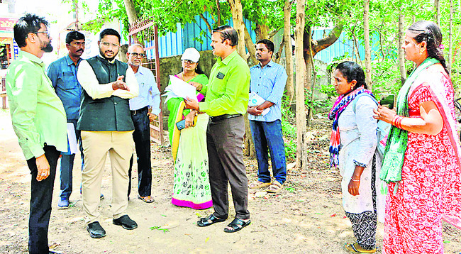 పెట్రోల్బంక్ నిర్మాణానికి స్థల పరిశీలన
1