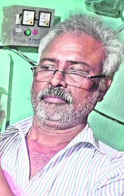 మృత్యువై దూసుకొచ్చిన మినీ వ్యాన్ 2