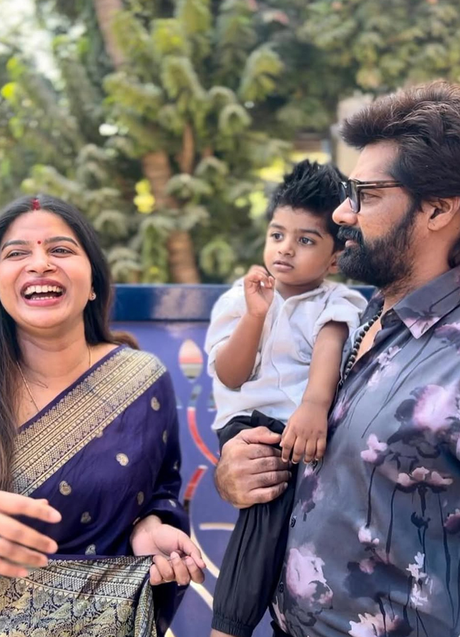 Tollywood actor Naveen Chandra wedding anniversary (Photos)11