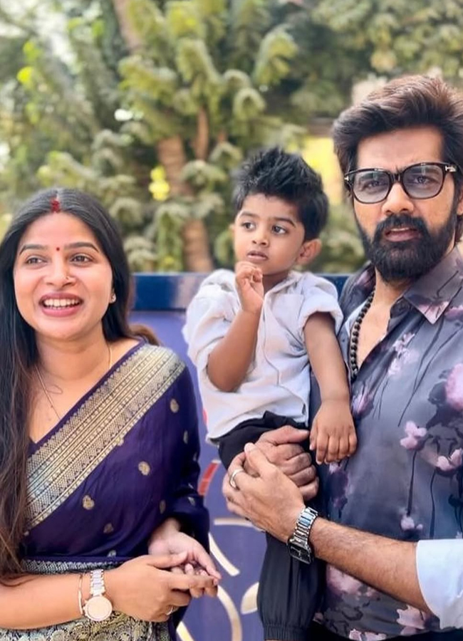 Tollywood actor Naveen Chandra wedding anniversary (Photos)10