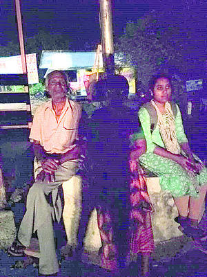 చీకట్లో దొంగల మర్రి జంక్షన్1
