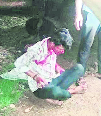 ద్వారకాతిరుమలలో అదుపు తప్పిన కారు 1