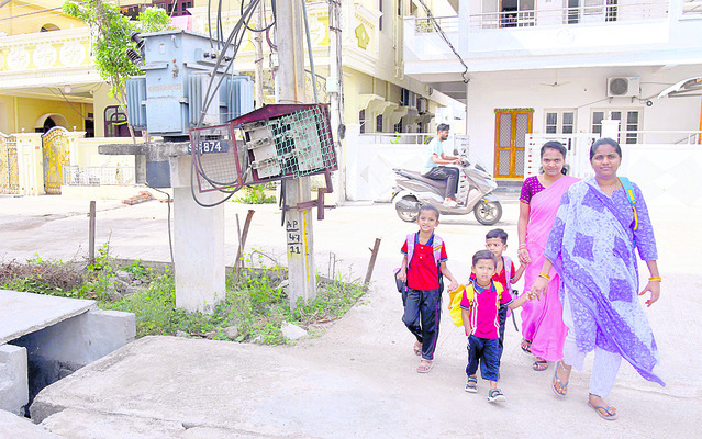పొంచి ఉన్న ప్రమాదం2