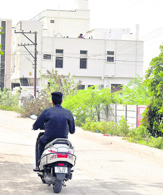 పొంచి ఉన్న ప్రమాదం4