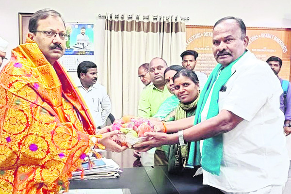 డీఈవో ఆఫీస్ స్థలం కోర్టుకు కేటాయించాలి 1