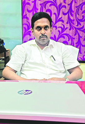 ఫ్యాక్టరీస్ డిప్యూటీ చీఫ్ ఇన్స్పెక్టర్గా ఈశ్వర్ చం1