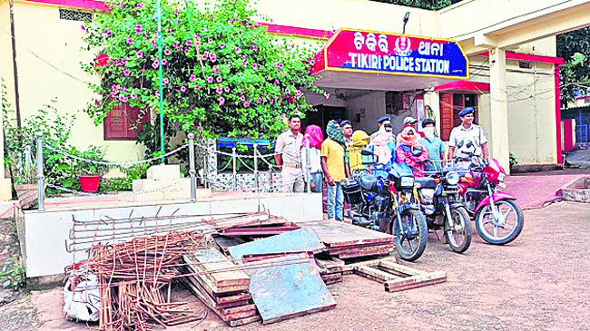 అధ్వానంగా జయపూర్ రోడ్డు 1