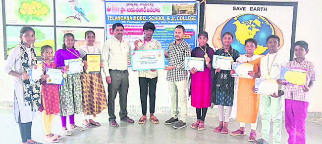 ‘మోడల్’ విద్యార్థుల ప్రతిభ 2