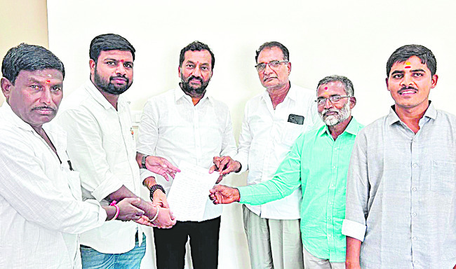 ‘బడిబాట తర్వాతే టీచర్లను సర్దుబాటు చేయాలి’
1