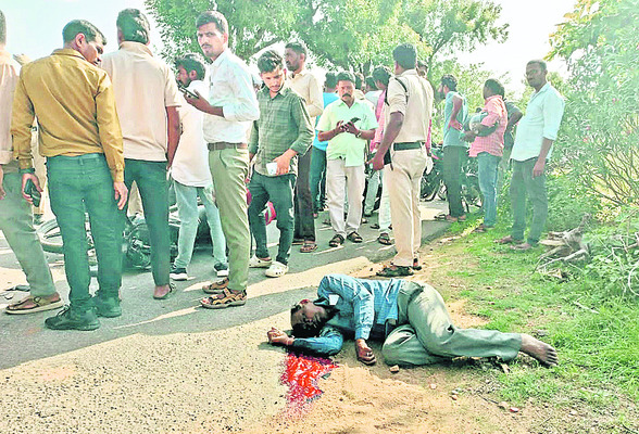 గుర్తు తెలియని వాహనం ఢీకొని వ్యక్తి మృతి1