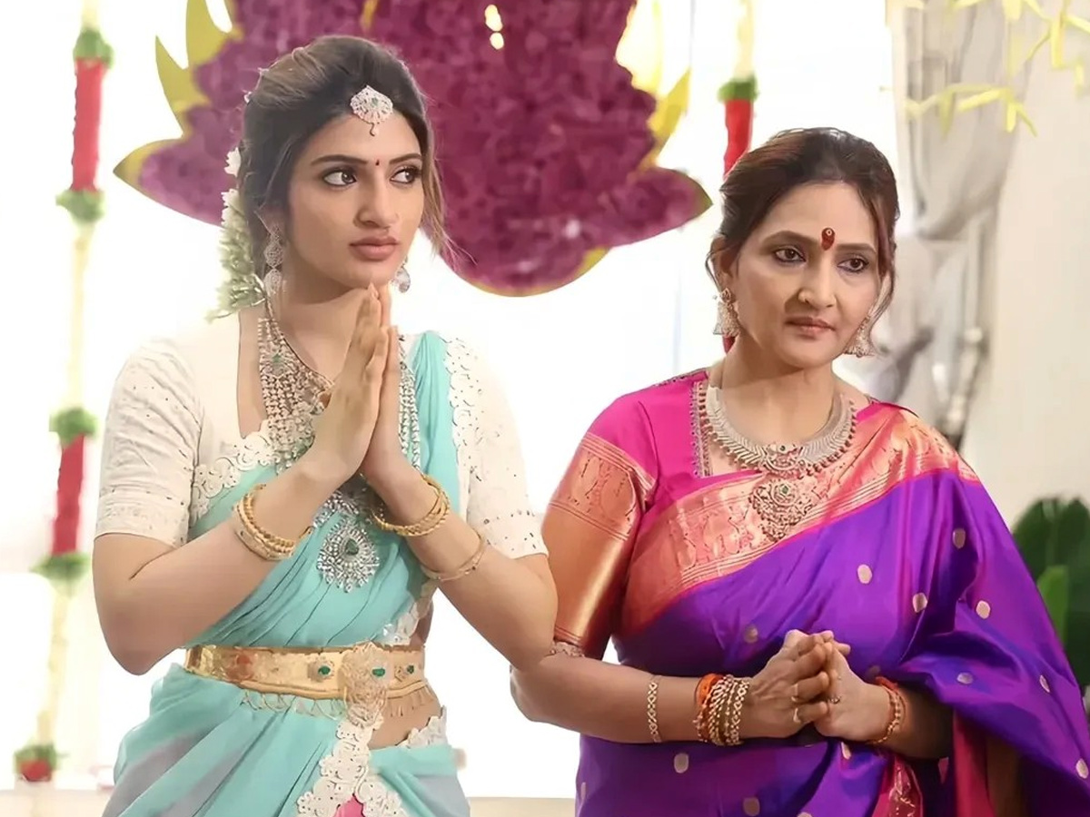 Actress Sreeleela Perform Puja With Mother: Photos Viral4