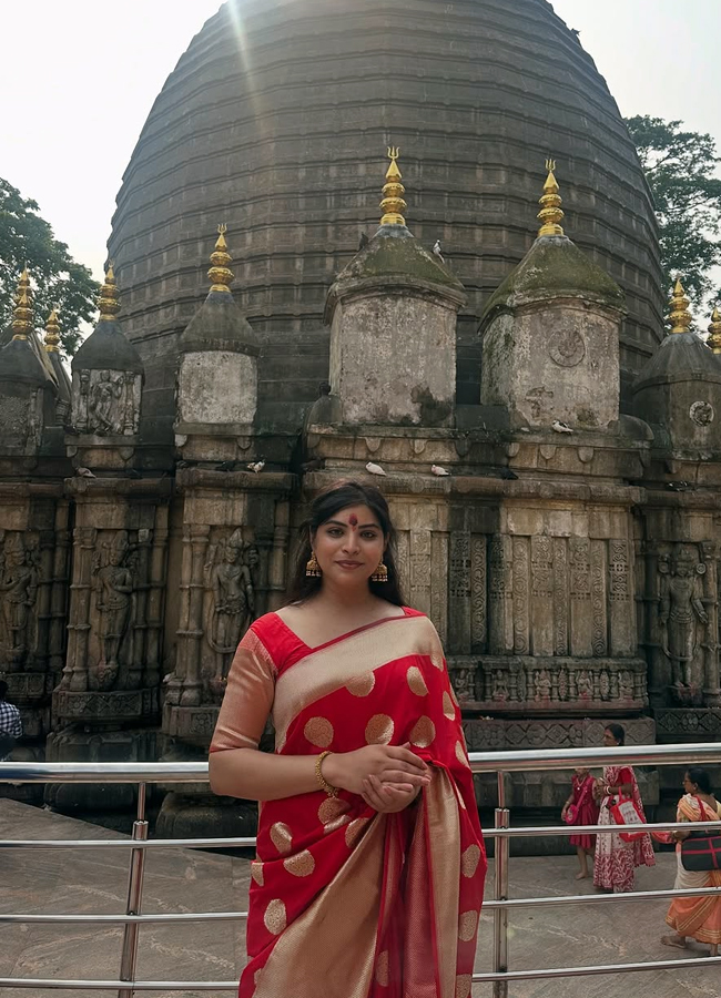 'Bigg Boss' Priyanka Singh at Kamakhya Temple (Photos)13