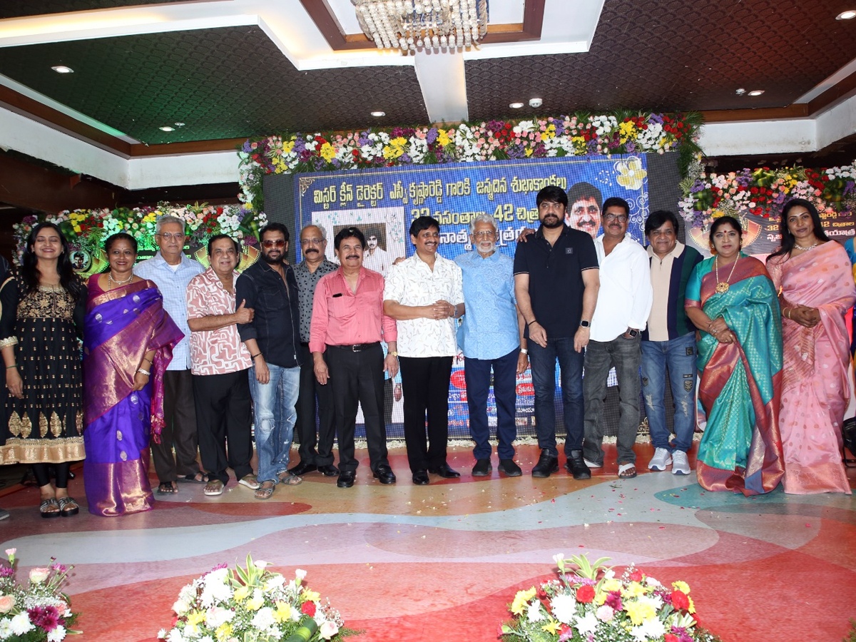 Director SV Krishna Reddys birthday celebrations in grand style photos10